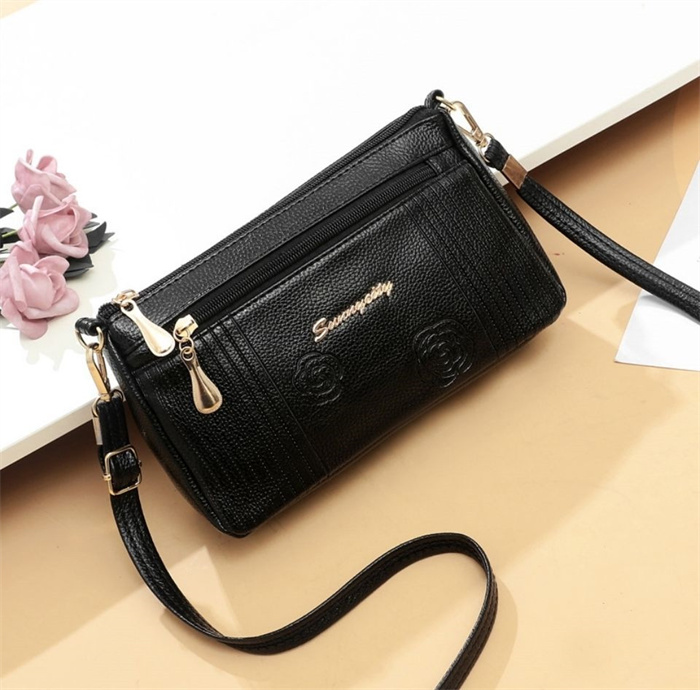 

designers duffel bags 45cm 55cm luxury large capacity travel sale women men genuine leather shoulder fashion bag carry rivets with lock head