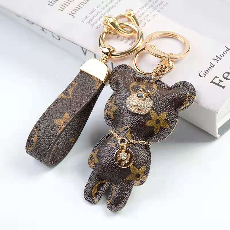 

Car Key Luxury Chain Cute Bear Brand Designer Pattern Pu Leather Keychain 2-piece, Silver