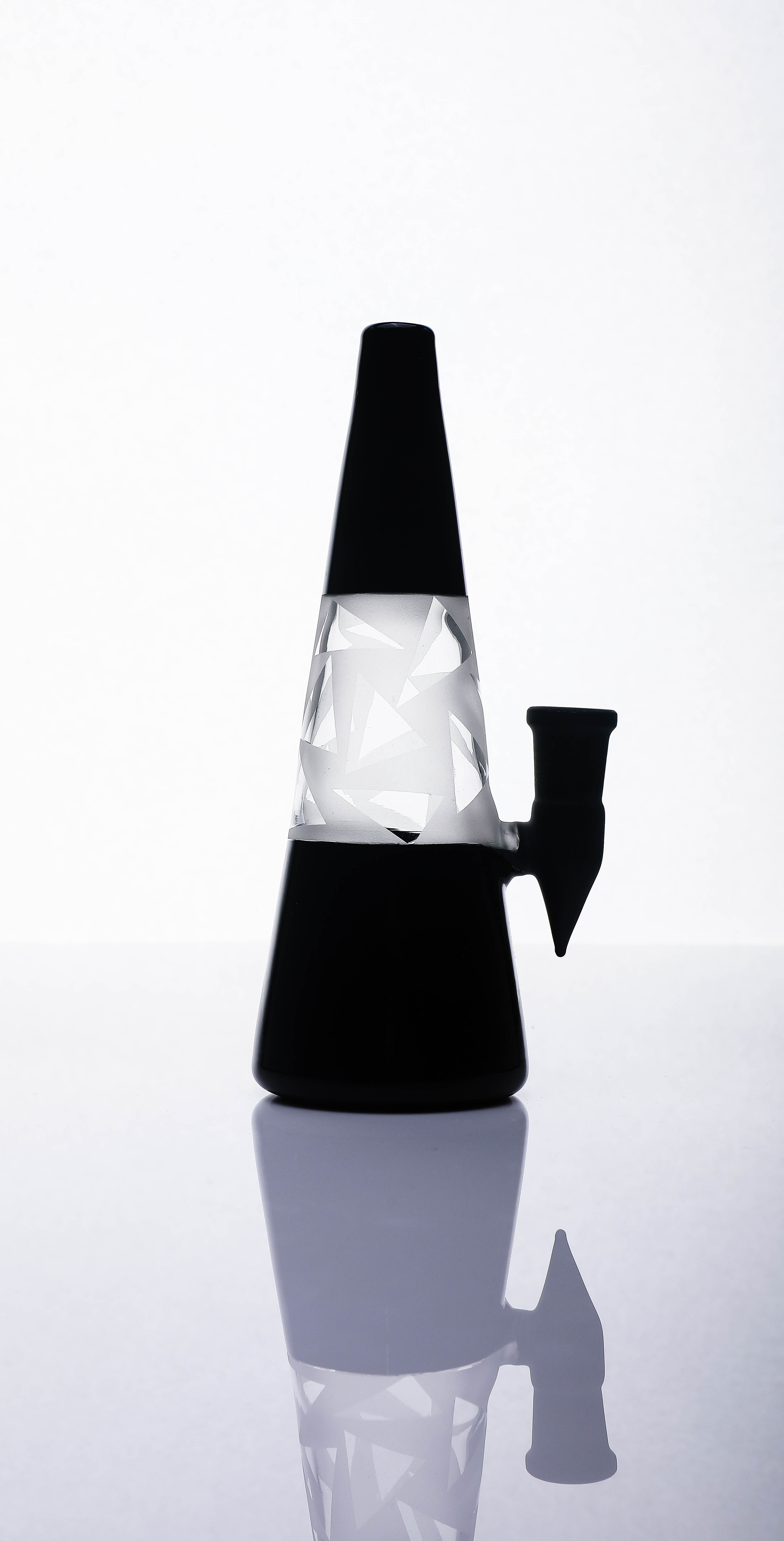 

Tapered Triangle Tobacco Hand Smoking Hookah Pipe DAB Drill Glass Hookah Pipe