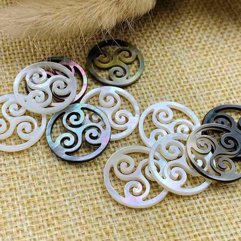

Charms 2PC Natural White Shell Carved Hollow Celtic Triple Helix Triskelion Pendant Charm DIY Necklace Earrings Bracelet Drops Jewelry