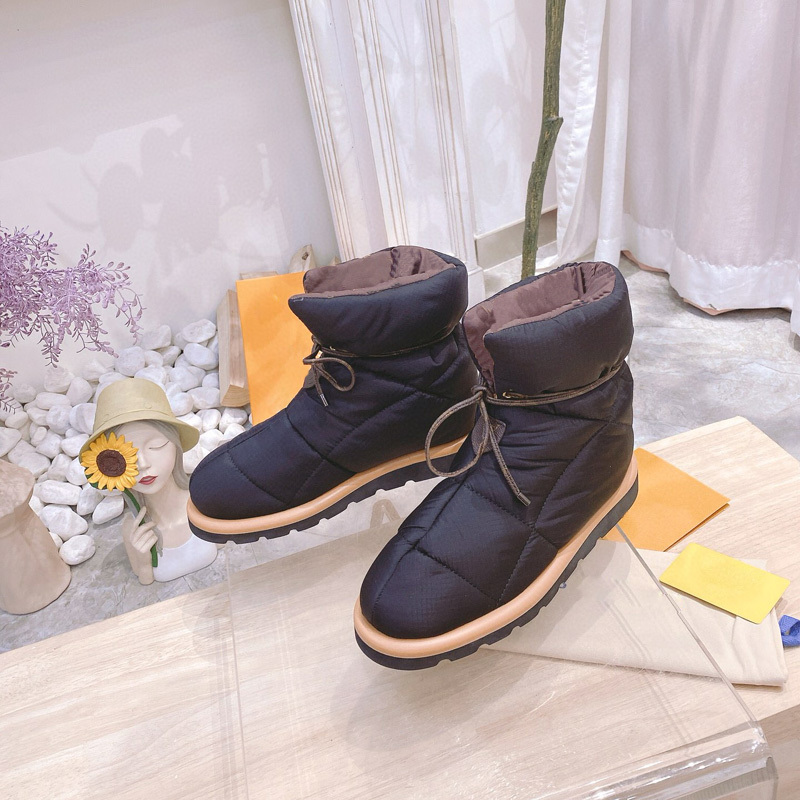 

2023 Autumn winter designer down boots fashion leather star women Space shoes martin short autumn winter ankle Exquisite woman boot cowboy, Black