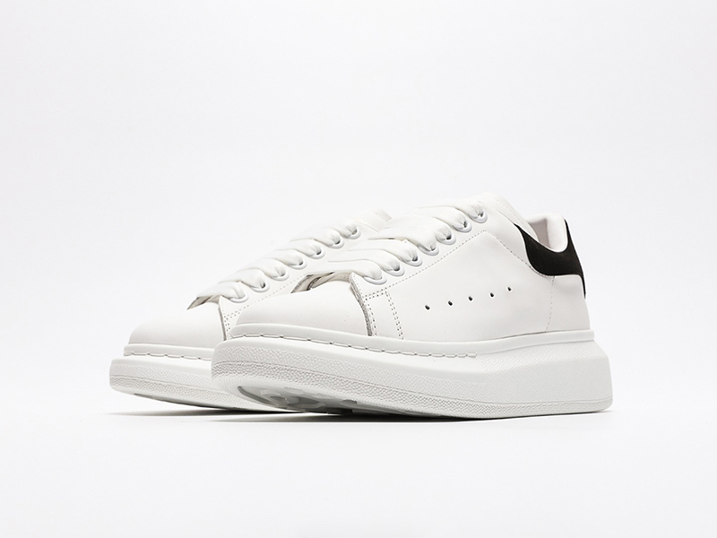 

Men Casual Shoes Top Quality Matte Leather Platform Handmade Chaussures Woman Shoe black Velvet Scarpe Sports Comfort Trainers SIZE 35-45 WITH BOX