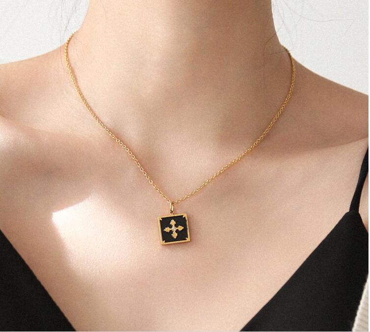 

Pendant Necklaces Geometric Cross Flower Epoxy Black Enamel Square Necklace Women Girl Accessories Stainless Steel Chains Wholesale
