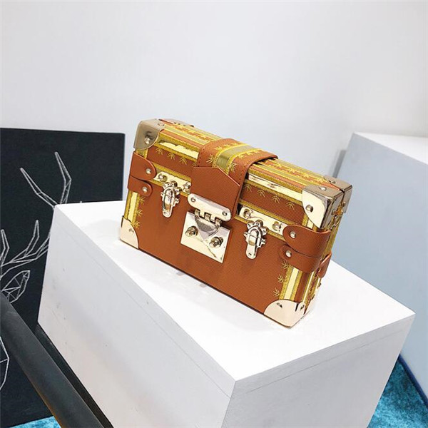 

women handbag artwork embroidery bags street trend Twist Lock hard box clutch handbags personality Metallic rivet womens messenger bag