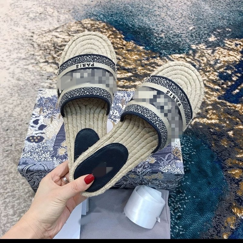 

G shoes 2021 Paris Womens Scuffs Summer Sandals Beach Slide Slippers Girls Flip Flops Loafers Beautiful Embroidered Slipper mjjjN002