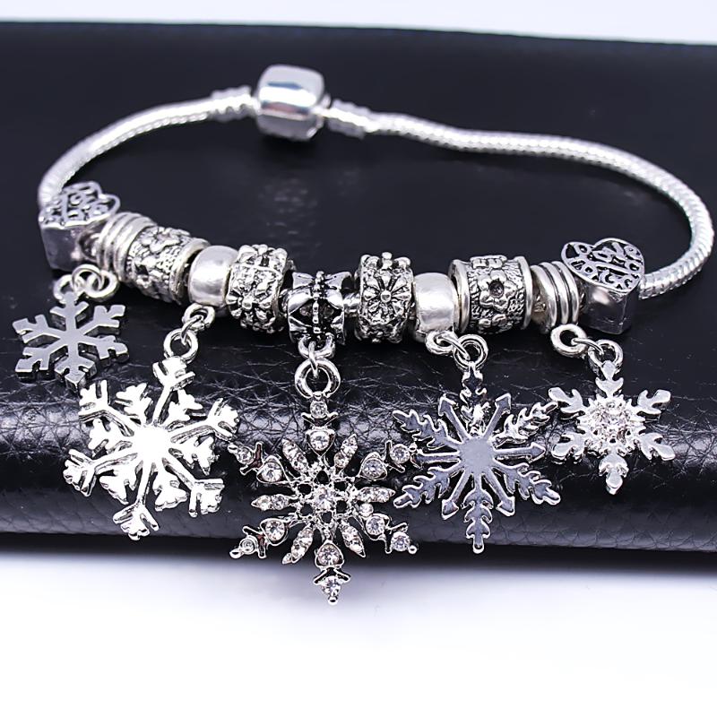 

Charm Bracelets Exquisite Snowflake Pendant Metal Europe Big Hole Loose Beads Bracelet FIT Christmas Winter Gift Jewelry Bangle