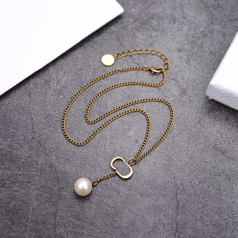 

Classic Pearl Pendant Necklace With Stamps Letter Chain Necklaces Women Alphabet Jewelry Birthday Gift