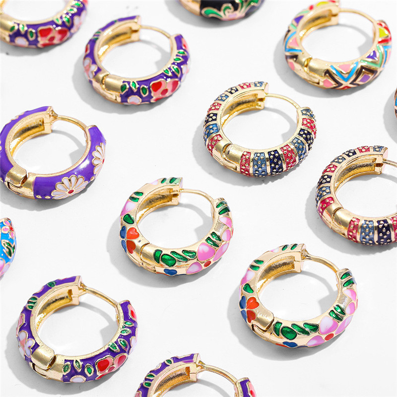 

Retro Enamel Hoop Huggie Earrings For Women Colorful Flowers Designer Jewelry 18k Gold Alloy Blue Red Purple Black Girls Earring Gift
