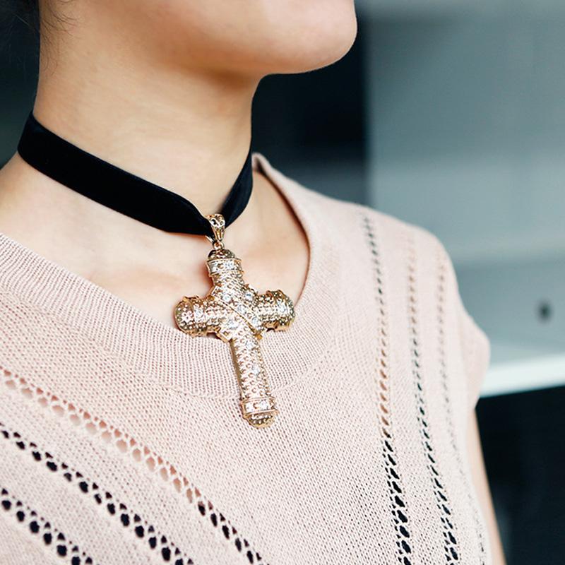 

Large Pendant Cross Necklace For Women Choker Unique Fabric Chain 2021 Winter Fashion Jewelry Accessories Women's Neck Necklaces