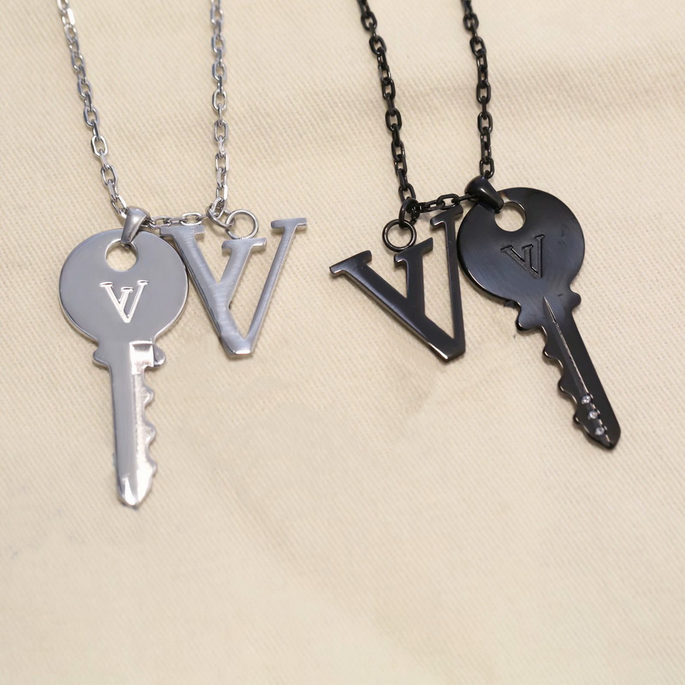 

Europe America Style Men Lady Women Titanium steel Lovers Long Necklace Sweater Chain With 3 Diamond Key V Initials Double Charm 3 Color