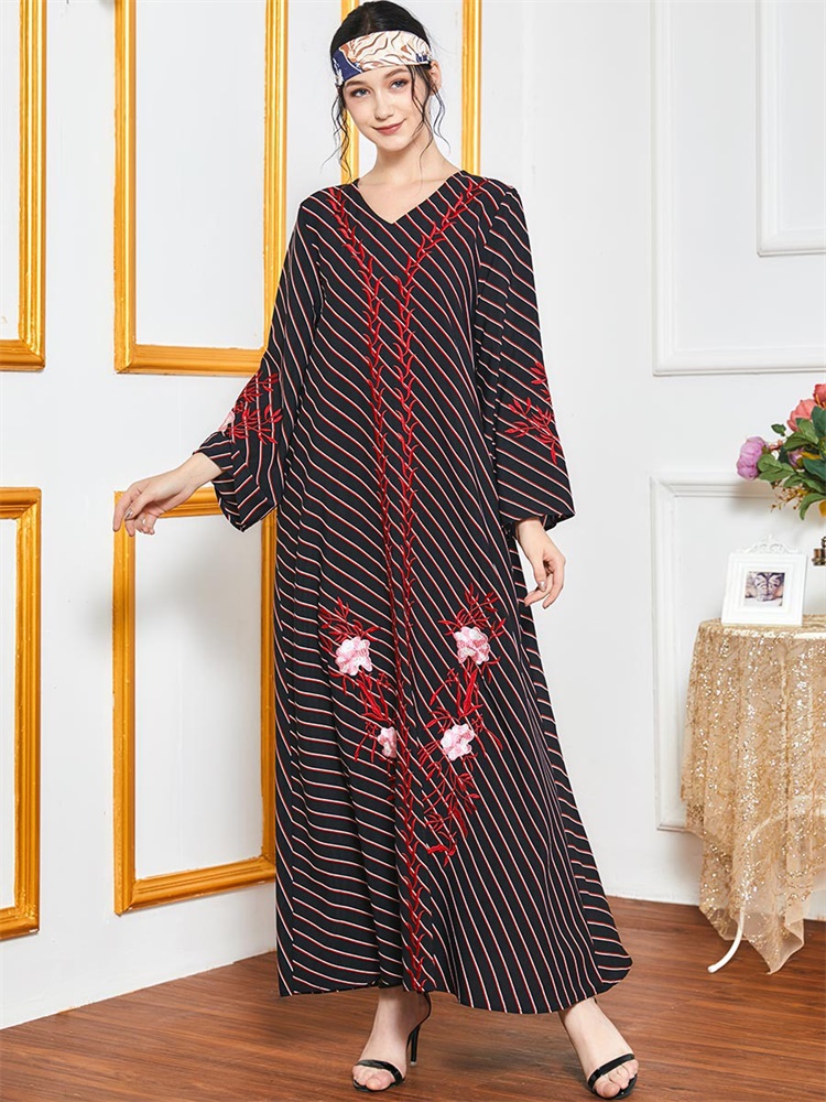 

Ethnic Embroidered Arabic Dresses Women Muslim Turkey islamic clothing Striped V Ne Long Sleeve 2021 Elegant Loose Maxi Dress