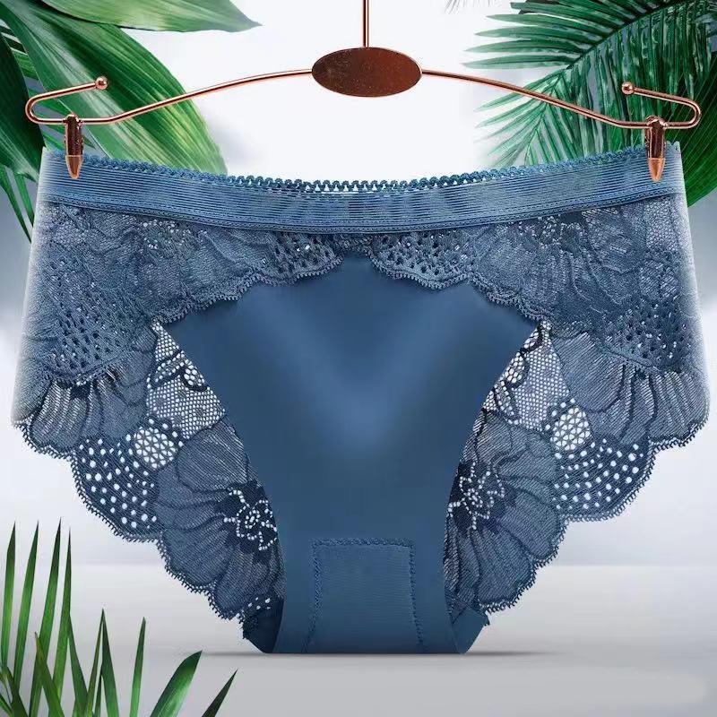 

Women's Panties Ice Silk Lace Soft Seamless Briefs Breathable Underwear Low Waist Hips Abdomen Female Lingerie, White