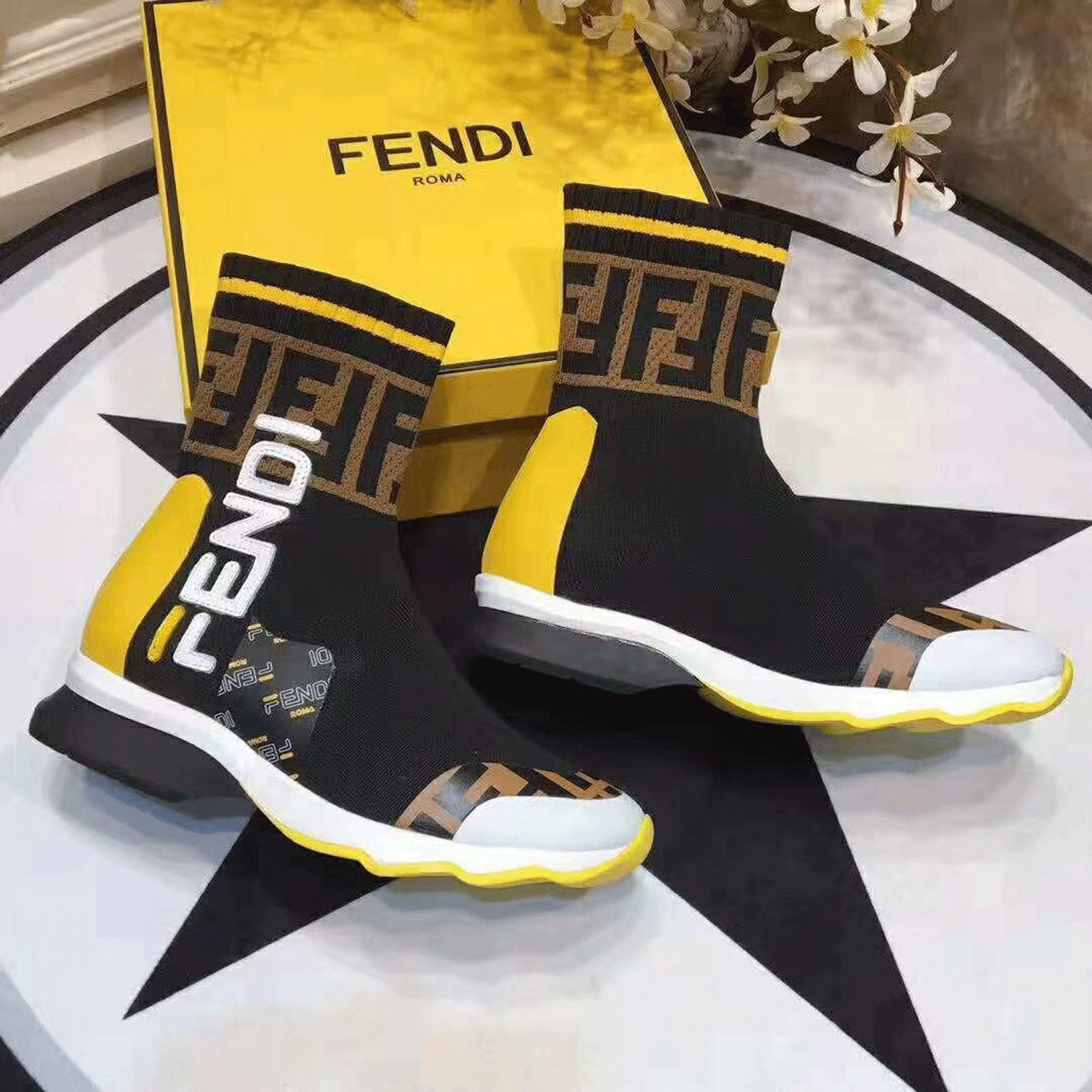 

2021 Designer Women Flat Shoes Speed Trainer Sock Boots Sockers Girls Trainers Boot Fashion Casual Womens Sneakers Gift With Box, Black