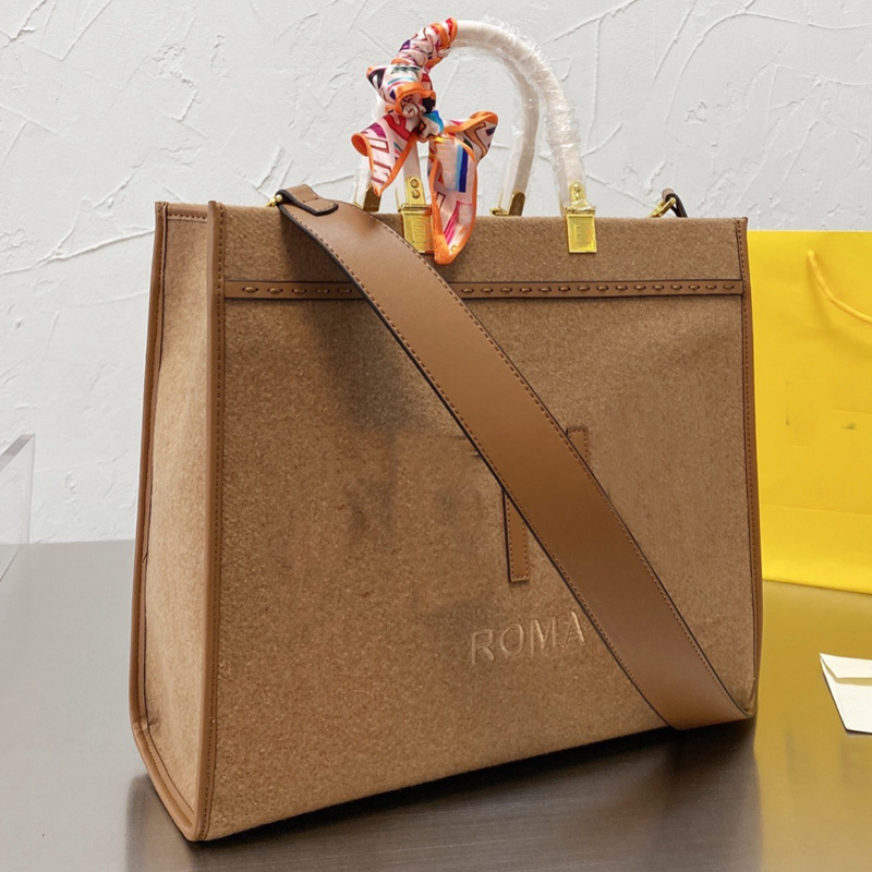 

Fashion Totes Flannel Shopper Bag Women Handbag Purse Large Capacity Letter Wool Shoulder Bags Crossbody wallet Wide Detchable Strap Stiff Handle Handbags