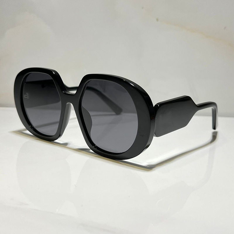 

SUNGLASSES For Women Summer style Bo-bby R1U Anti-Ultraviolet Retro Plate Full Frame Eyeglasses Random Box