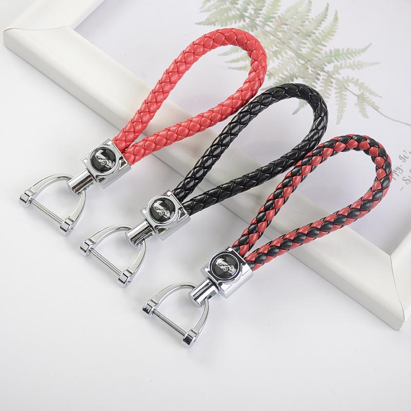 

Keychains High-Grade Hand Woven Leather Car Key Chain 360 Degree Rotating Horseshoe Buckle Jewelry Rings Holder Genuine Bag Pendant, Silver