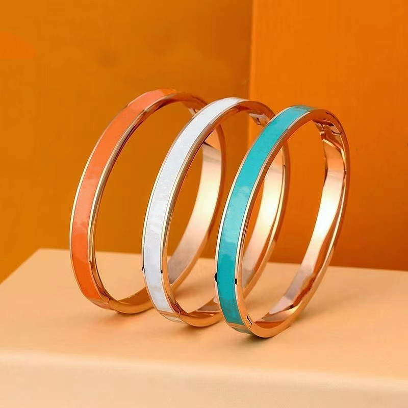 

Lovers bangles 316 stainless steel bangle design women men bracelet with fashion leisure travel wedding party letter silver gold bracelets designer luxury jewelry