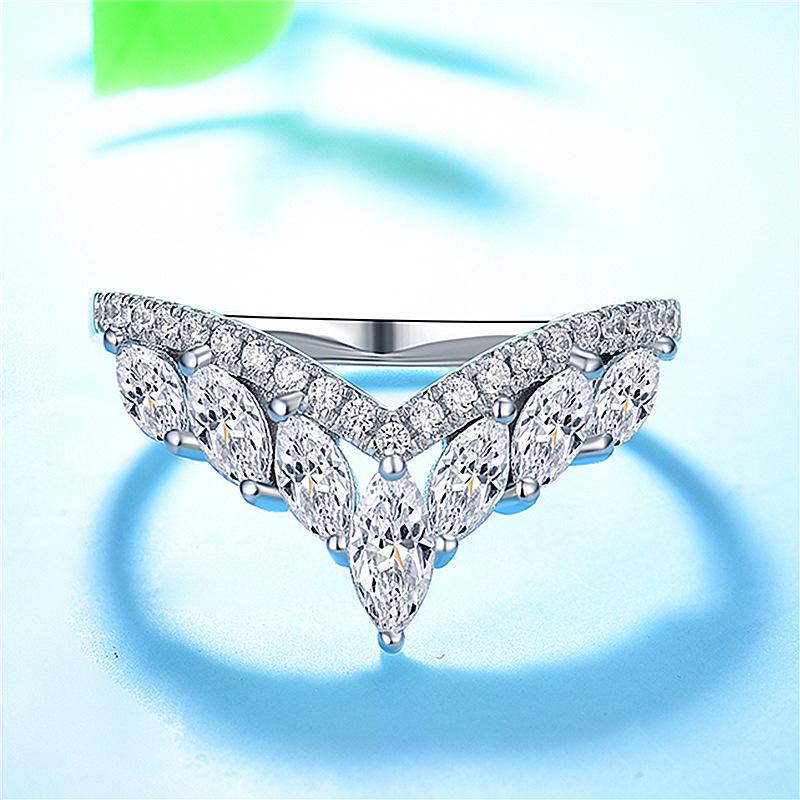 

Trendy Female Queen Crown Open Ring Rose Gold Silver Color Engagement Dainty White Zircon Stone Wedding Rings For Women
