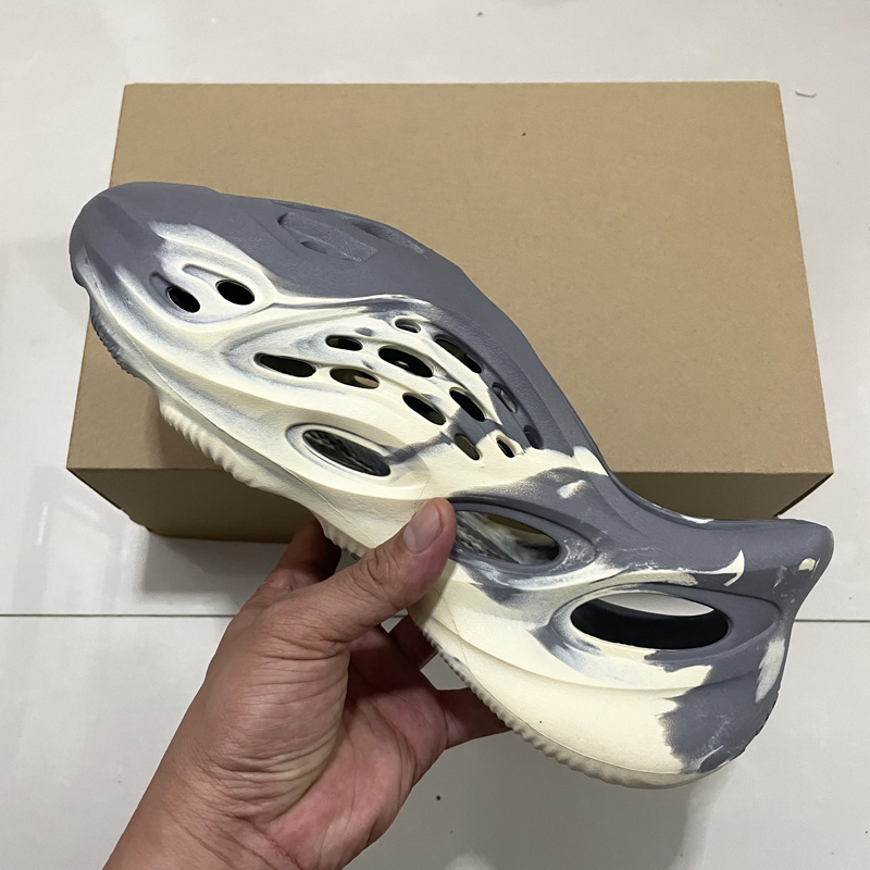 

Top Quality Foam Runner Moon Grey Khaki Red White Black Slipper Summer Fashion Flat Slide Men Women Beach Sandal Sneaker Flip Flops 36-45, #2 foam black