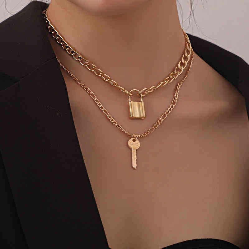 

2Pcs/Set Lock Key Pendant choker Neckalce for Women Men Punk Hip hop Cuban Necklace Layered Choker Collar Clavicle Chain