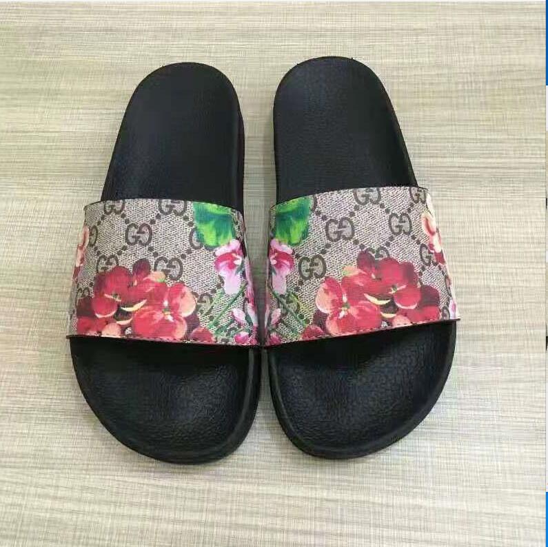 

GGYSLLVLouisVitton Men Women Slippers Beach Indoor Flat Sandals, Black