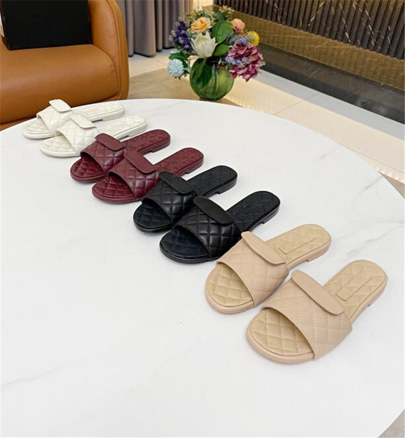

Women Classic design Slippers fashion non slip beach shoes top quality Leather female comfortable flat base slipper ladies flip flops casual sandals C10547