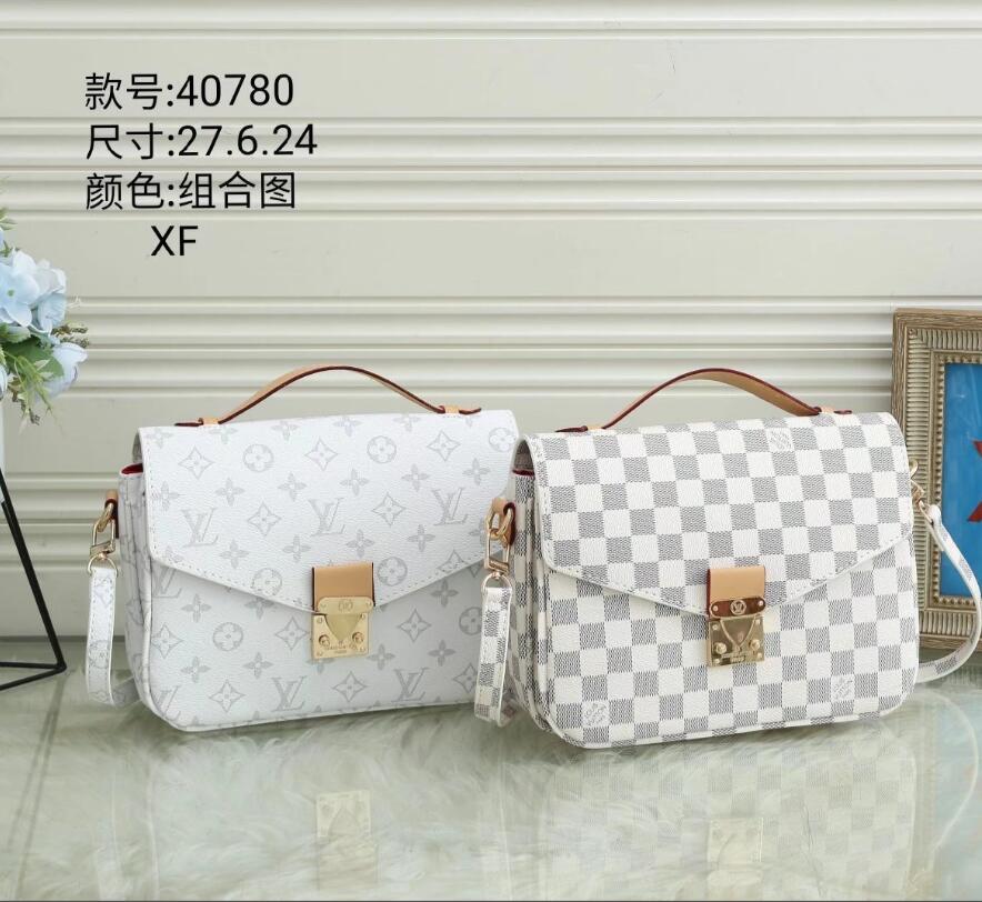 

F1 Designer Bags Wallets LVLouisVutton Bag GGYSLVitton Womens Messenger Bags Mens Shoulder Crossbody Bag Package Leisure Clutch Handbag 1fC