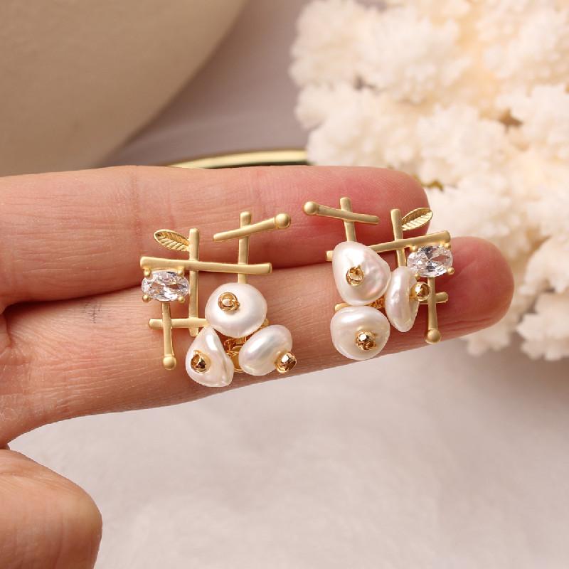 Stud Korea Design Fashion Jewelry Creative Alloy Hand Woven Freshwater Pearl Geometric Female Earrings-image-703742966