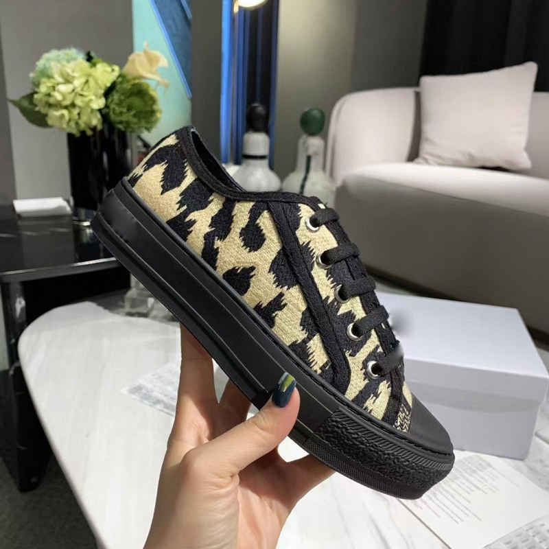 

2021 Sell Well High Quality Women shoes Espadrilles Sneakers printing Walk Sneaker Embroidery Leopard canvas Platform Shoe Girls By shoes 35-41 casual shoes, Brown