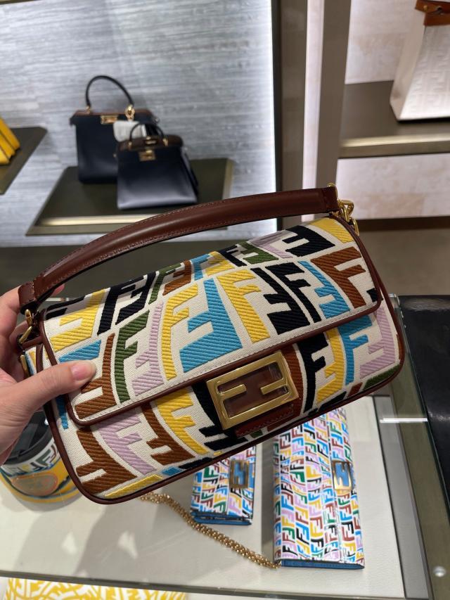 

New Baguette Twist Double Ff Color Canvas French Stick One Shoulder Cross Carrying Portable Leisure Bag in Spring and Summer of 2021 Zlh