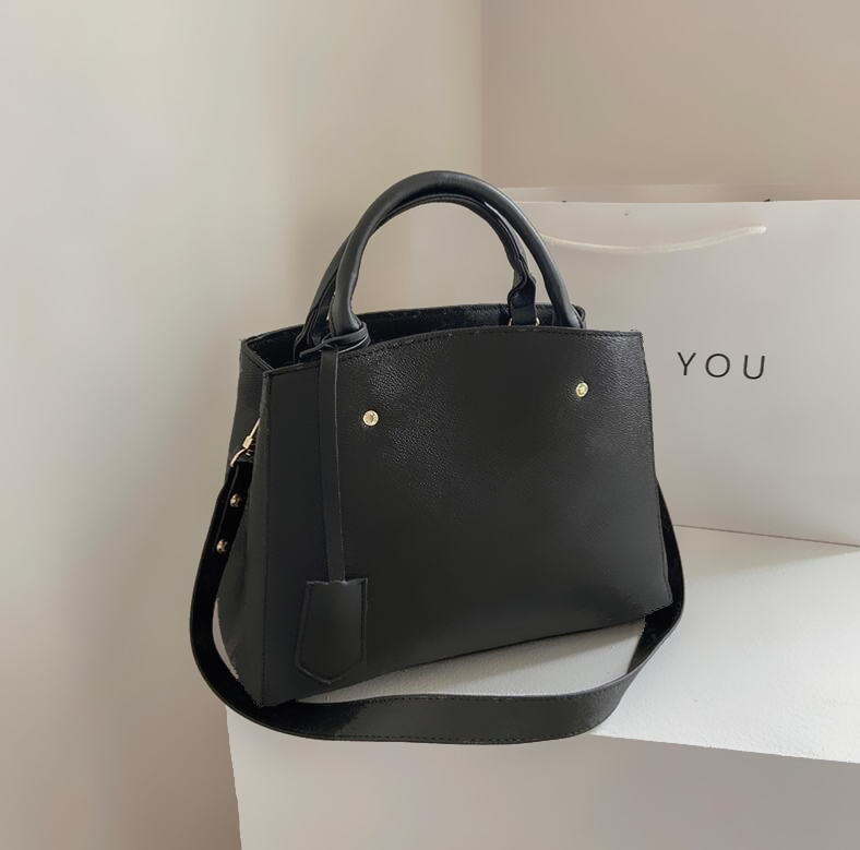 

Fashion Designer Luxurys Hangbag Clutch MONTAIGNE BB Handbags Leather Messenger Crossbody Bag Women Shoulder Bags, Black