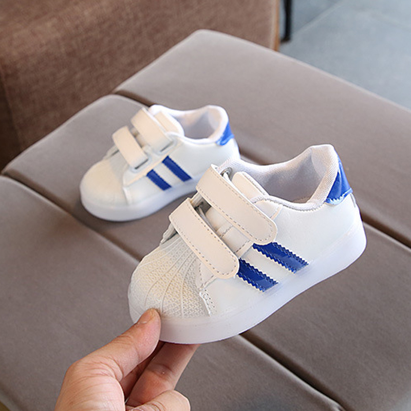 

Size 21-30 Baby Toddler Glowing Shoes Children Led Breathable Shoes Boys Glowing Sneakers Girls Sneakers with Luminous Sole, Black