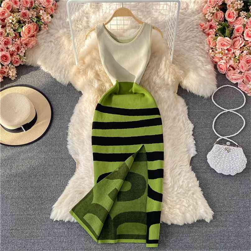 

Vintage Striped Knitting Dress Women Elegant O-neck Sleeveless Slim Fit Bodycon Midi Sexy Split Party Summer Clothes 210603, White