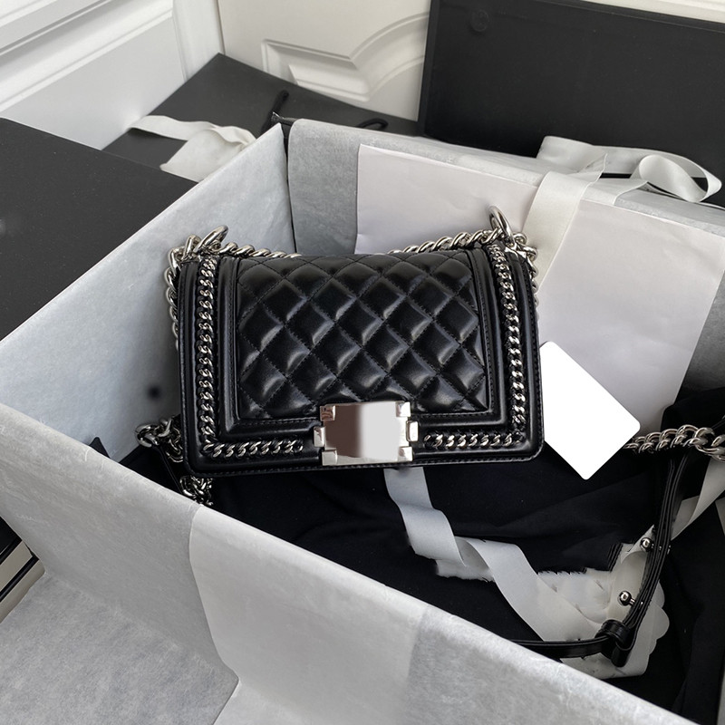 

Chip induction Automatic identification Super cool punk bag 55756 Silver chain cowhide leather Interior Slot Pocket graceful