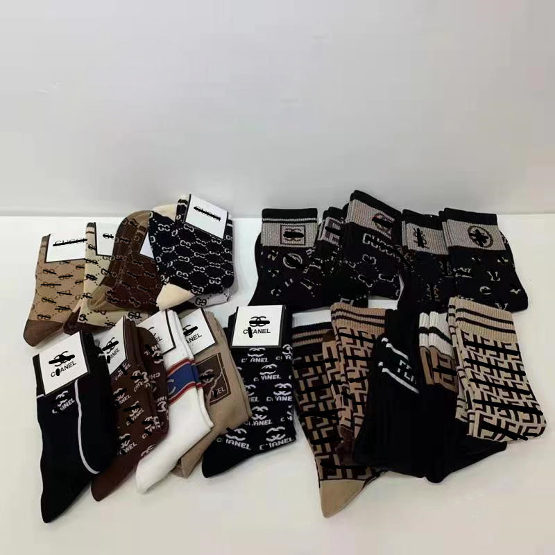 

4style Designer Letters Embroidery Print Decorations Unisex Cotton Socks Winter Fall Thicken Warm Fashion Brand Women Casual Sports Knitted, Size 36-44
