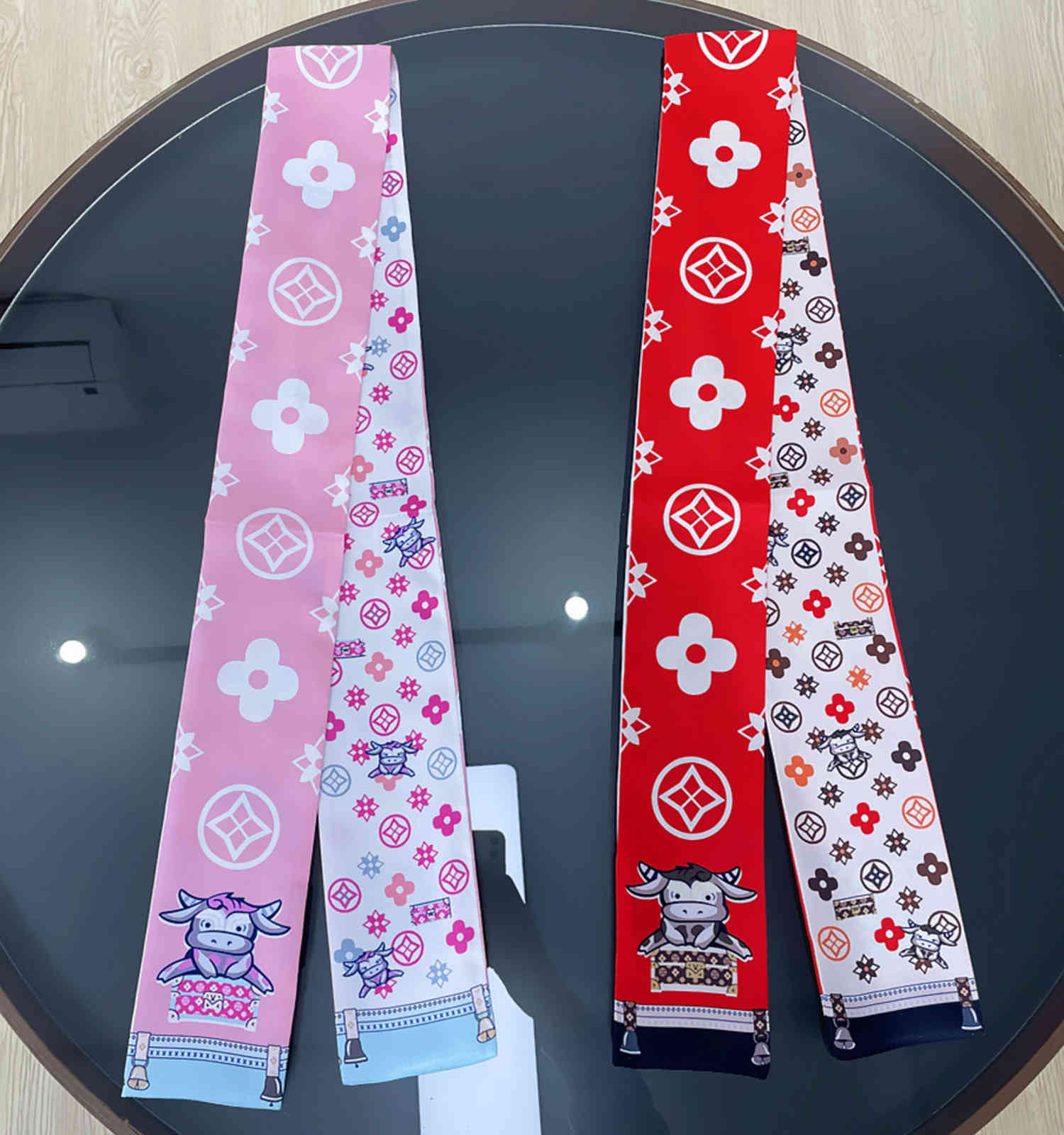 

2021 Cow Four Leaf Clover Silk Scarf Tie Bag With Headband Luxury Brand Printing 8*120cm Fashion Accessories For Women