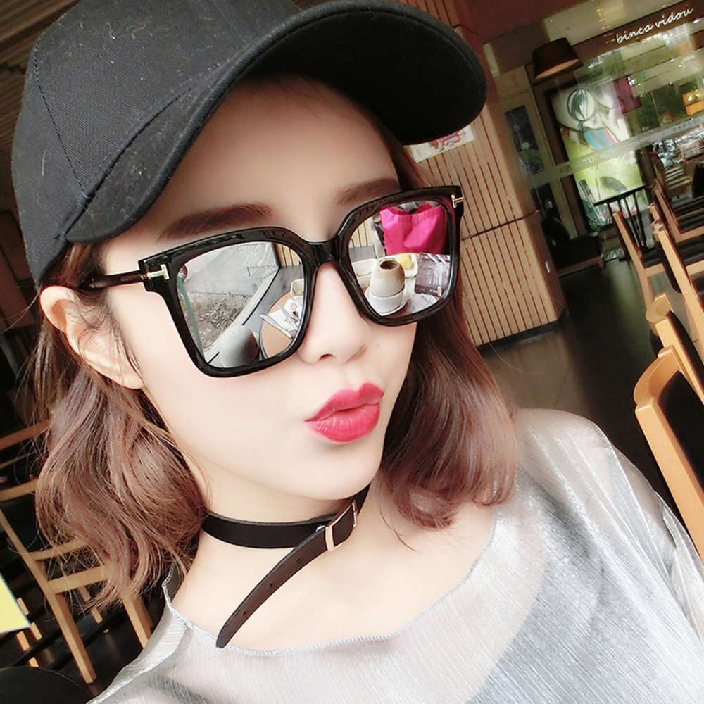 

With box Hot box Sunglass t colorful avant-garde Sunglass men's round face versatile glass Korea