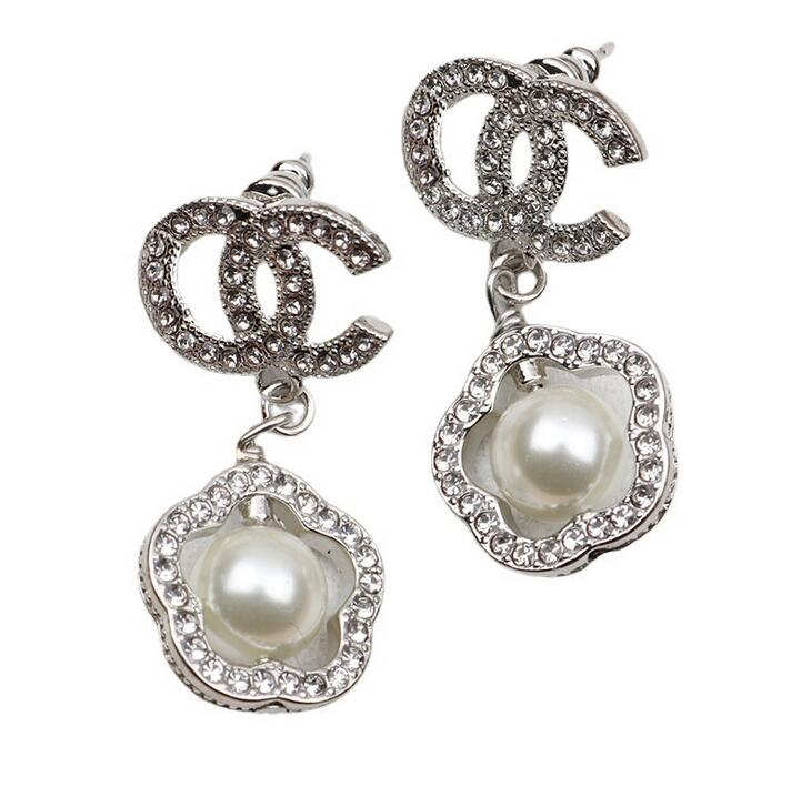 

18K Gold Plated Flower Design Brand Letter Stud Earrings Dangle Crystal Geometric Luxury Women Rhinestone Pearl Tassel Earring Wedding Party Jewerlry Accessories