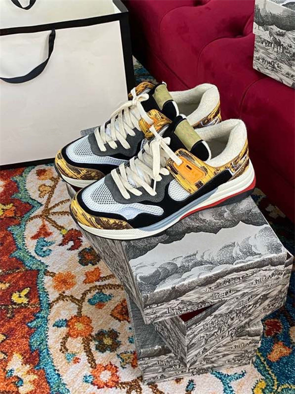 

2021 fashion designer luxuries men women reflective casual shoes woman sport shoe party velvet calfskin mixed fiber top quality couples, 02