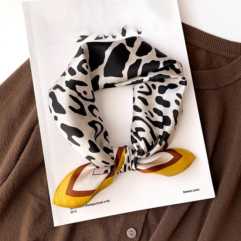 

Scarves 2022 Fashion 100% Silk Square Scarf Leopard Luxury Shawls Classic 53*53cm Dustproof Bandanna Print Beach Towel, Blue;gray