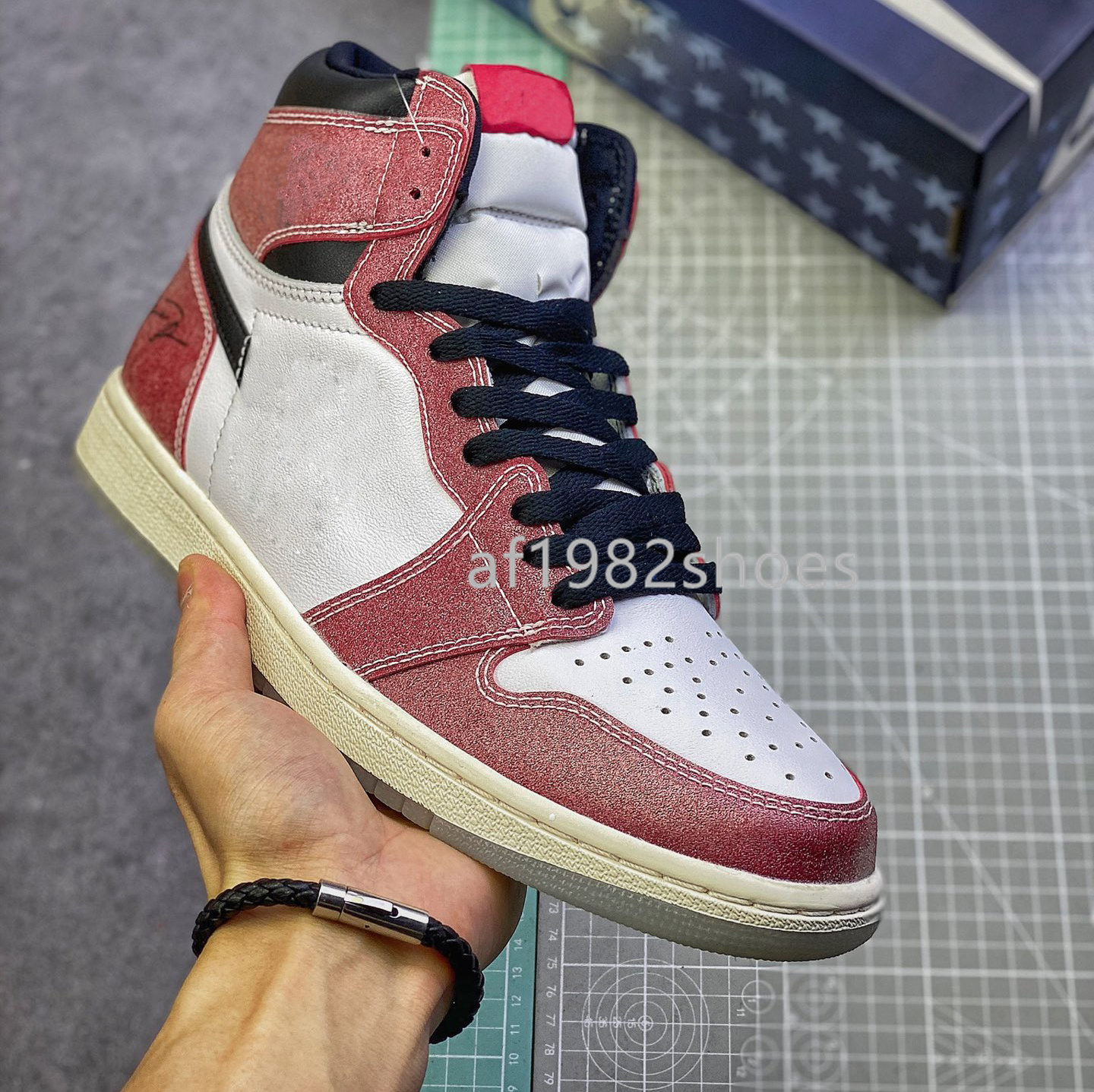 

2021 Mens Womens jumpman 1s Trophy Room Basketball Shoes White Sail Black Varsity Red 1 High OG Trainers Cool Sport Sneakers, Blue