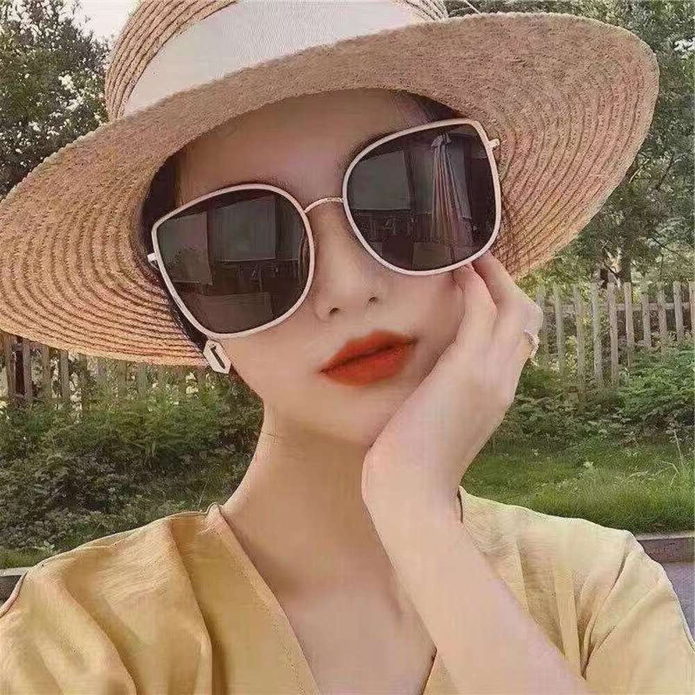 

Style Sunglasses Women's Korean fashion Bibi cream white tr circle women's box, White;black