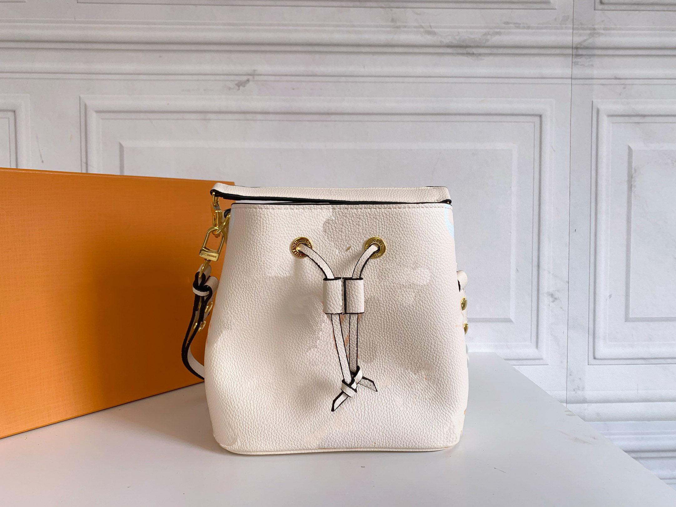 

NéoNoé BB Mini Bucket Handbag Leather luxury brand bag High-quality designer handbags Wallets Ladies genuine leatherShoulder and Cross Body letter flower Bags, Embossing 2