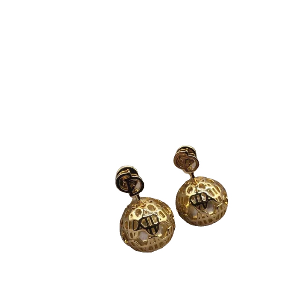 

Luxury Stud D Earrings classic spherical rattan hollowed out pearl front and back wear Personalized Silver Needle advanced small fragrant, Golden;silver