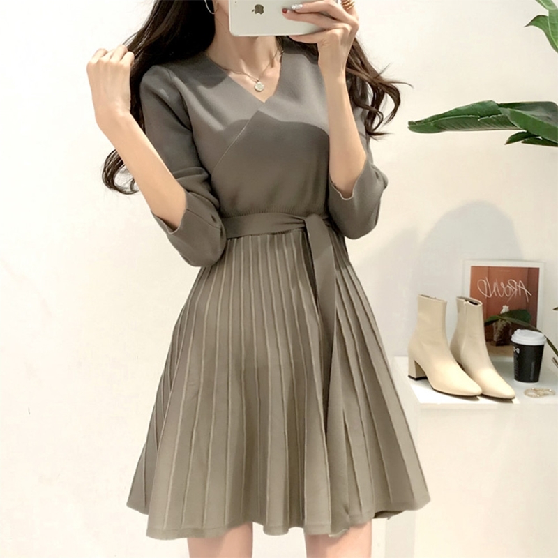 

Sexy V-Neck Knit Dresses Women Full Sleeve Slim Waist Chic Female Sweater Pleated Dress Vestidos 210520, Photo color