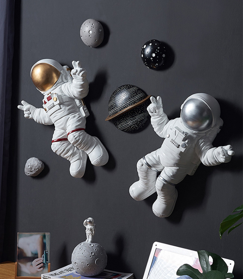 

MGT Europe originality Space astronaut Resin modern Home Hotel Wall Hanging Art Decoration decoration craft ornaments statue, Black;brown