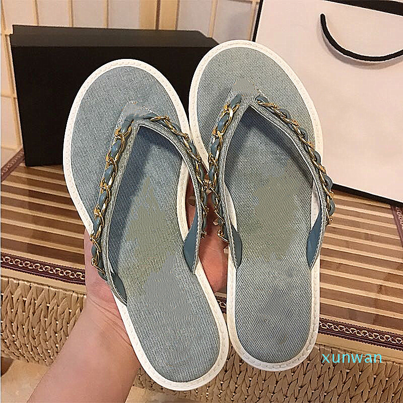 

2020 summer new fashion wild paragraphs flip female fairy wind flat beach shoes