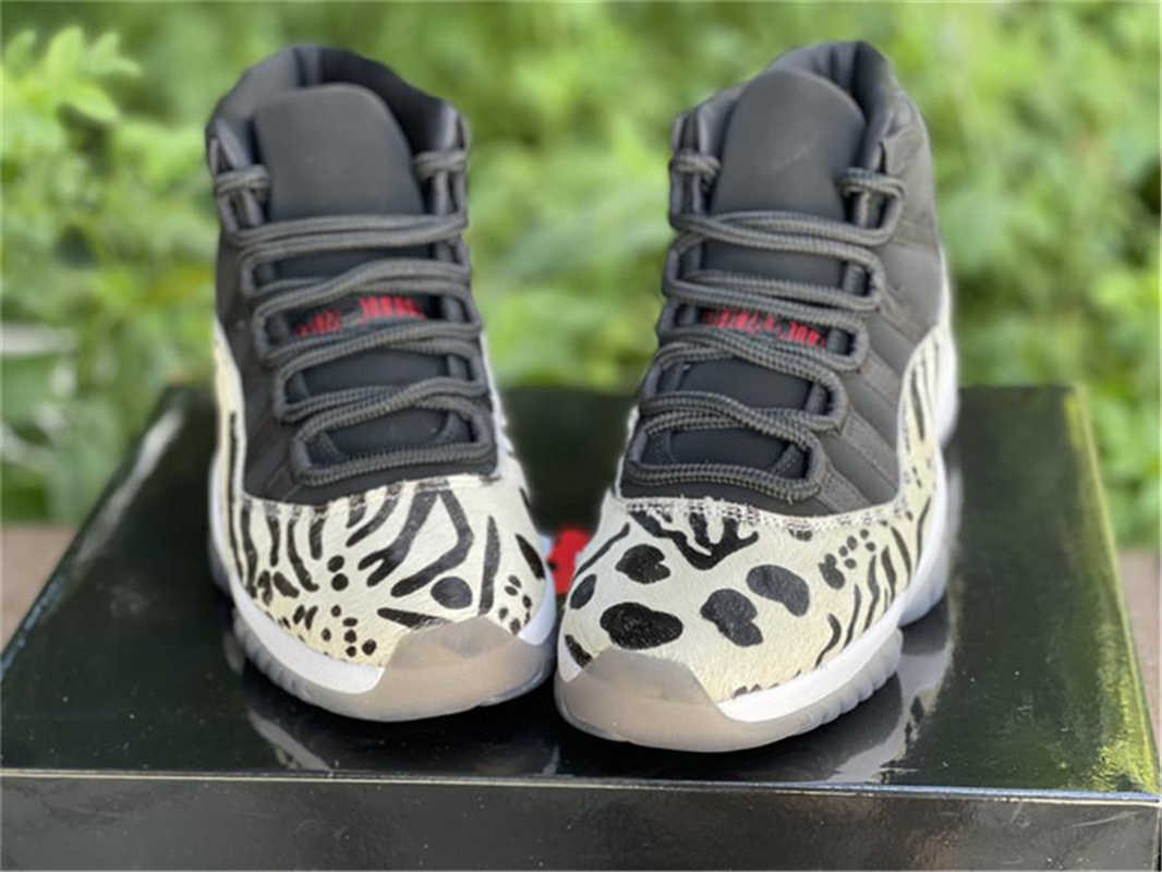 

Authentic 11 High OG Animal Instinct Zebra Outdoor Shoes Black Red Sail White Bred Jubilee Space Jam 45 Concord Win Like 96 Cap And Gown Sports Sneakers With Box, Win like 82
