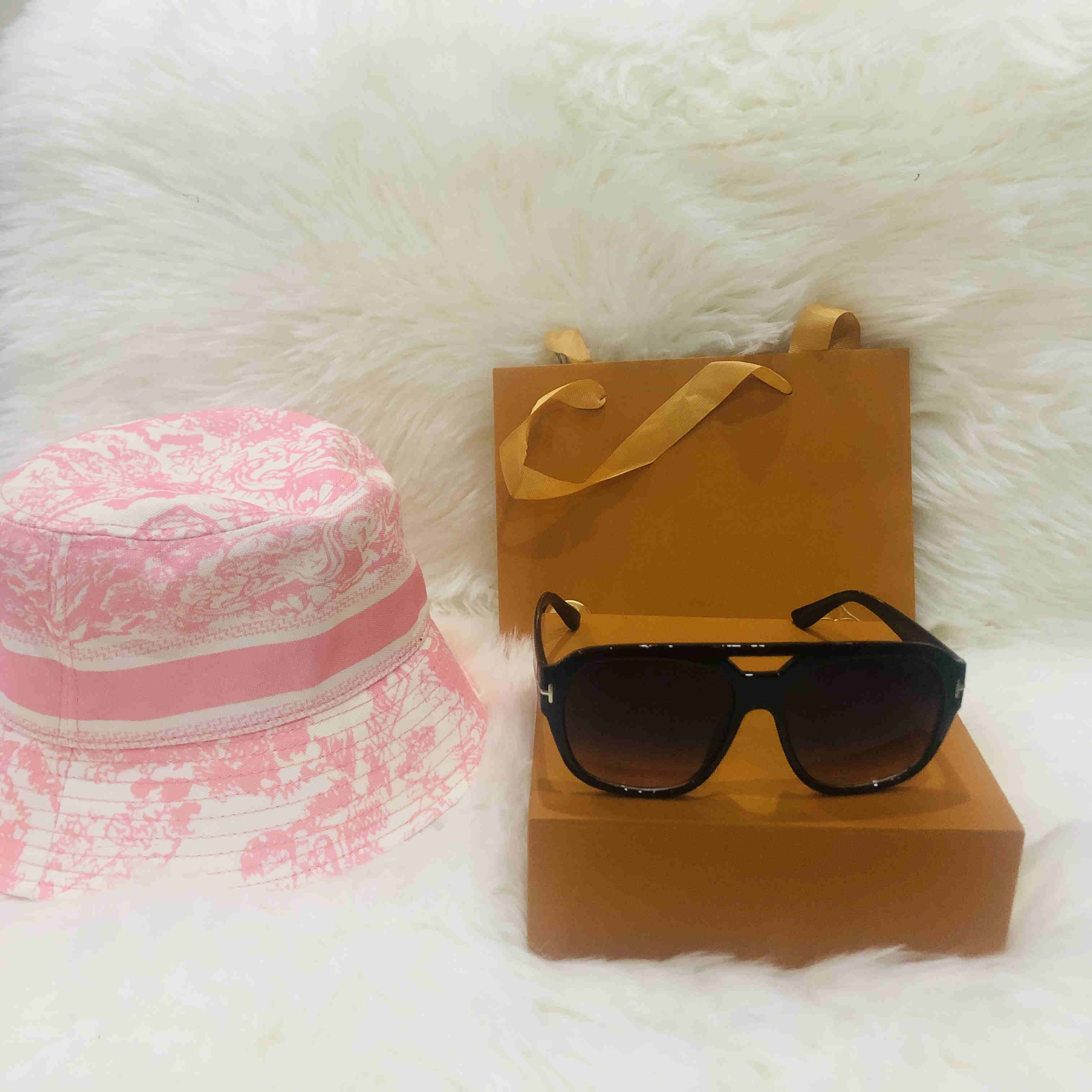 

Tom Designer Sunglass Women Eyeglasses Outdoor Shades PC Frame Fashion Classic Lady Sun glasses Mirrors for Womens Luxury Sunglasses