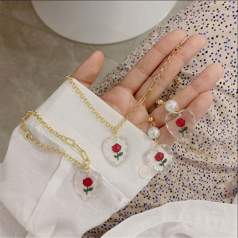 

Chains AOMU Fashion Cute Sweet Gold Color Transparent Imitation Pearl Acrylic Flower Clavicle Chain Geometric Rose Necklace For Women